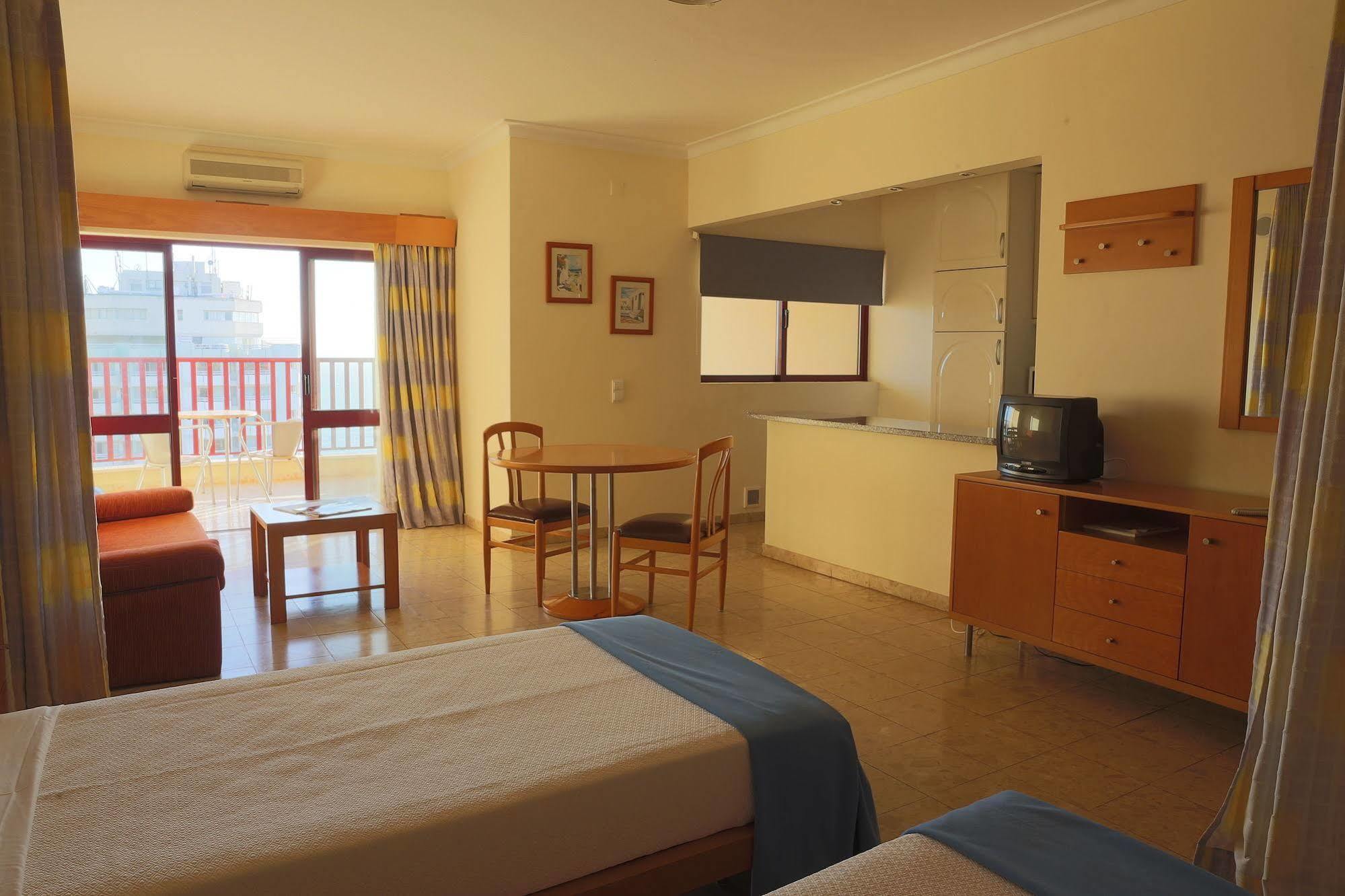 Clube Praia Mar Apartamentos Turisticos Praia da Rocha Exteriör bild