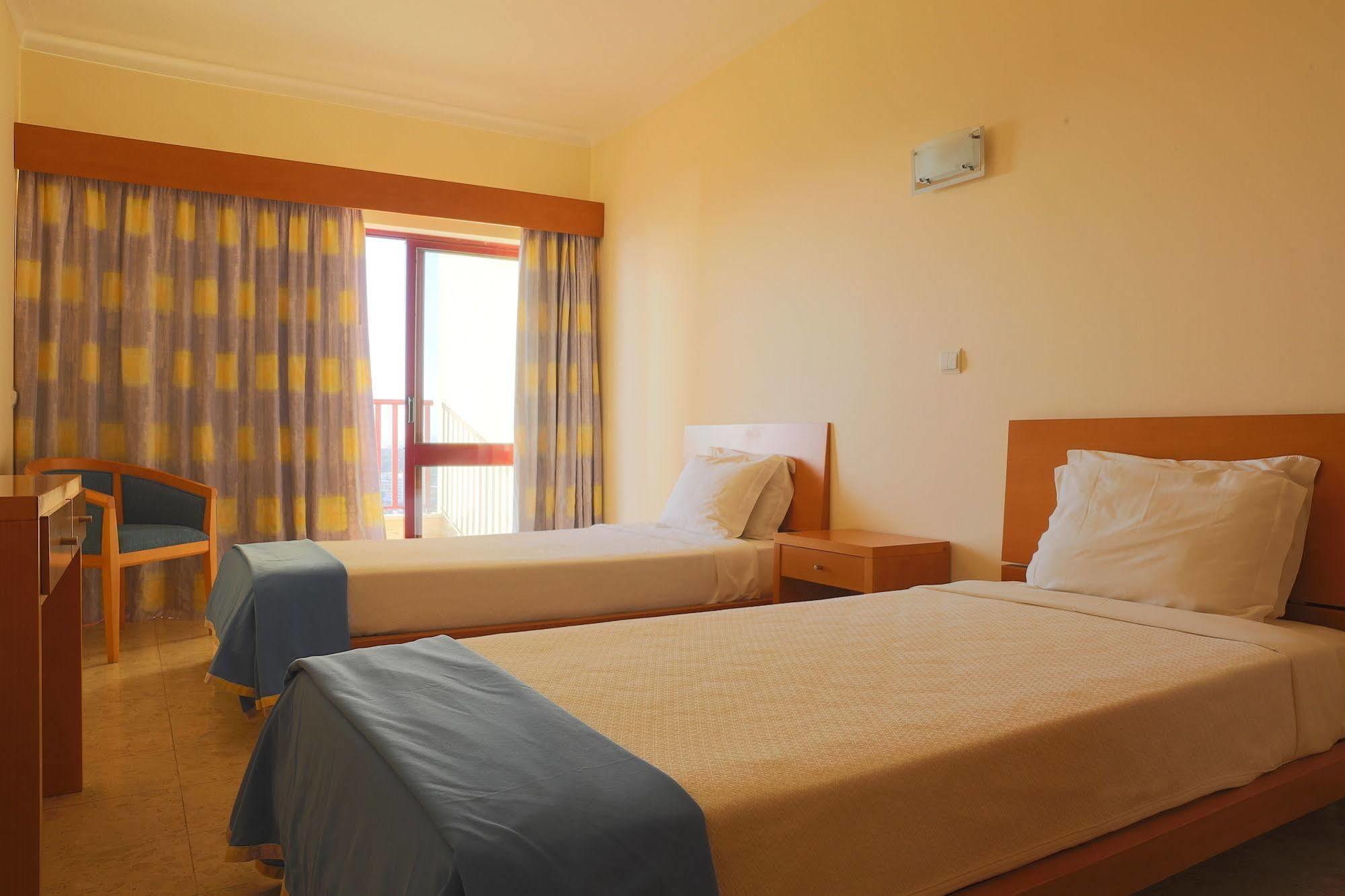 Clube Praia Mar Apartamentos Turisticos Praia da Rocha Exteriör bild